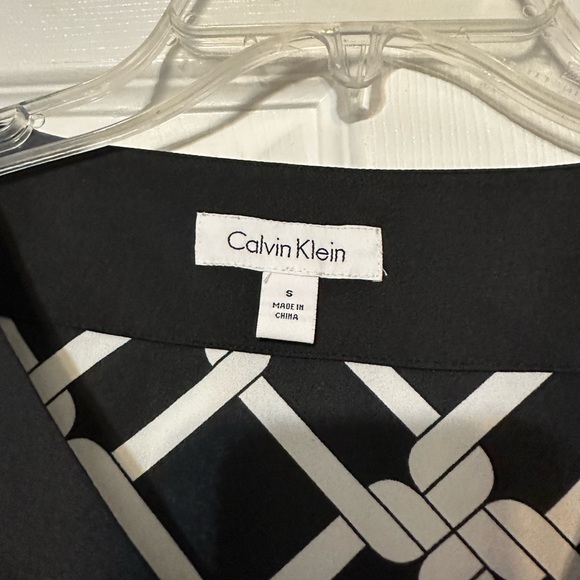 Calvin Klein Link Pattern Blouse - Picture 13 of 14
